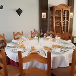 Hotel-residencia Alvargonzalez אכסניה *