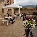 Hotel-residencia Alvargonzalez אכסניה *