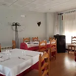Hotel-residencia Alvargonzalez אכסניה *