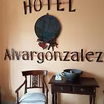 Hotel-residencia Alvargonzalez אכסניה