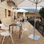 Hotel-residencia Alvargonzalez אכסניה *