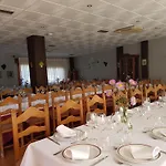 Hotel-residencia Alvargonzalez אכסניה *