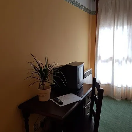 Hostel Hotel-residencia Alvargonzalez Vinuesa