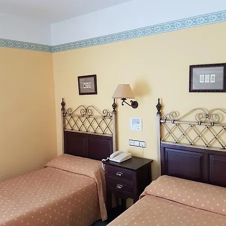 Хостел Hotel-residencia Alvargonzalez *
