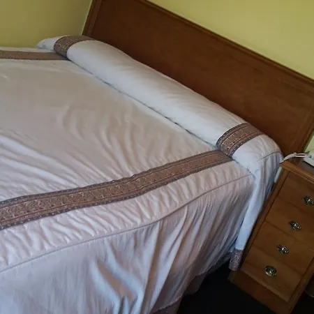 Hotel-Residencia Alvargonzalez Hostel *