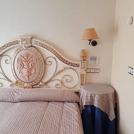 Хостел Hotel-residencia Alvargonzalez *