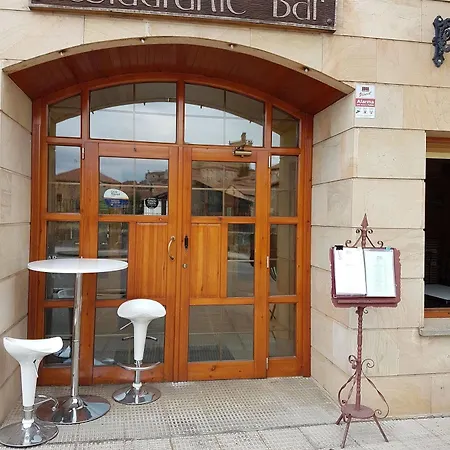 Hotel-residencia Alvargonzalez Хостел Винуэса