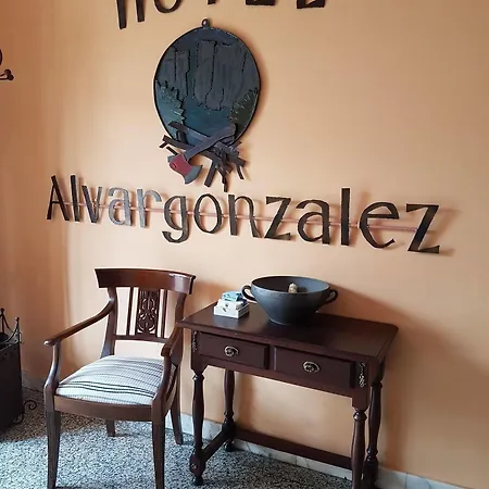 Хостел Hotel-residencia Alvargonzalez Винуэса