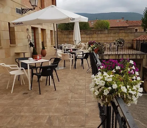 Hotel-residencia Alvargonzalez אכסניה *
