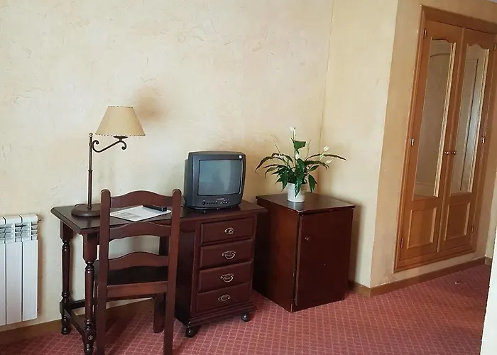 Hostel Hotel-residencia Alvargonzalez Vinuesa